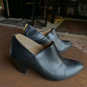 cute black heels💗 ankle booties